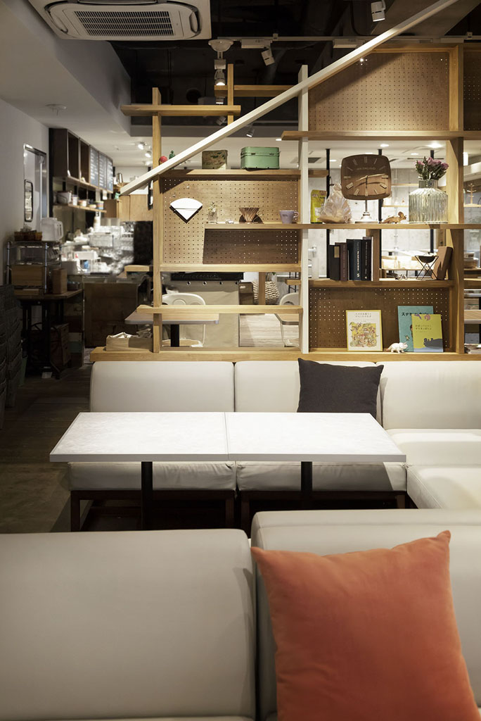 LATTE BEANS & ROASTERS 自由が丘本店